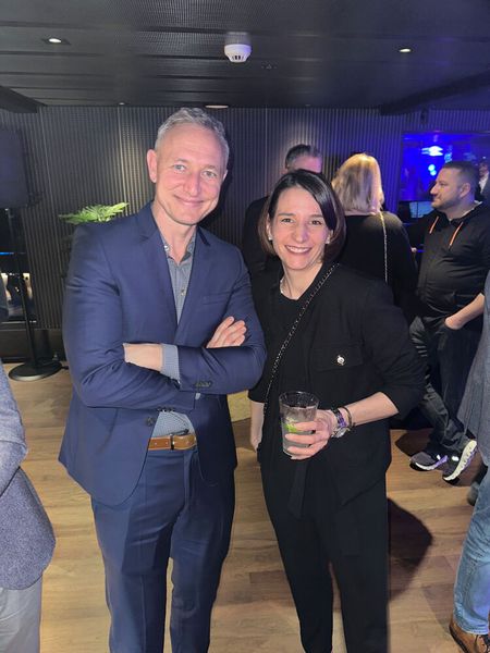 Vanessa Buch (Samsung) mit Carsten Marcel Berger (Cancom) (Bild: Vogel IT-Medien)