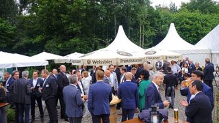 Der traditionelle Branchenabend der BFC in Northeim empfing zahlreiche Freunde und Förderer aus der Kfz-Branche.  (Zietz/»kfz-betrieb«)