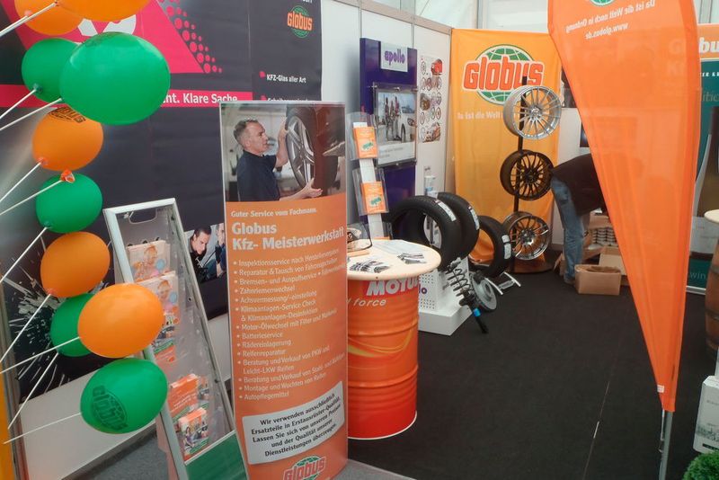 Messestand auf der Inn-Messe. (Globus)