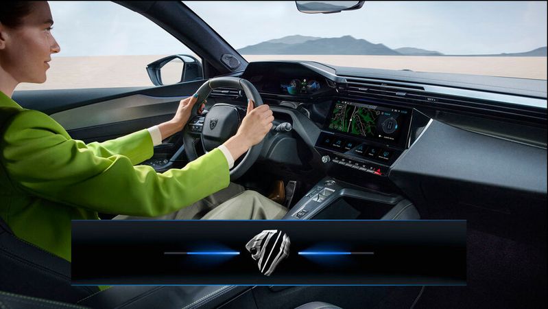 Peugeot integriert ChatGPT ins Cockpit seiner neuen Modelle, die über „Connected Navigation“ verfügen. (Bild:  Chris Noltekuhlmann)