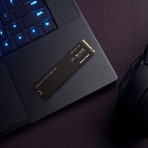 Da die WD Black SN770 ohne ausladenden Kühlkörper auskommt, findet sie auch gut in Notebooks Platz. Die volle Performance bringt die SSD natürlich nur in Mobilrechnern mit PCI-Express-4.0-Schnittstelle. (Western Digital)