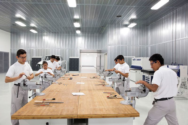 Im Trainingscenter direkt neben dem Audi-Werk erhalten die Mitarbeiter die entscheidenden Qualifikationen für ihre Tätigkeit. (Audi)