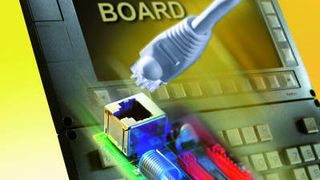 Bild 1: Wenn die CNC einen passenden Ethernet-Anschluss auf der Hauptplatine integriert hat, werden der Austausch von NC-Programmen und anderen Daten sowie die Diagnose deutlich vereinfacht. Bild: Fanuc GE (Archiv: Vogel Business Media)