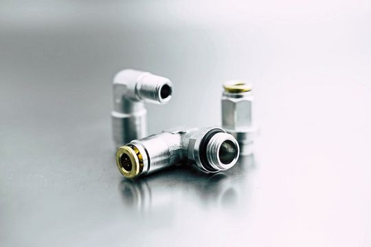 Pneumatic connectors in wind turbines transmit cooling fluids and lubricants.(Image: ITV)