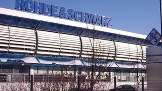 Das 2001 eröffnete Werk Rohde & Schwarz Závod Vimperk (CZ),  2001 ist mit 400 Mitarbeitern ein wichtiger Arbeitgeber im strukturschwachen Gebiet um Vimperk (Archiv: Vogel Business Media)