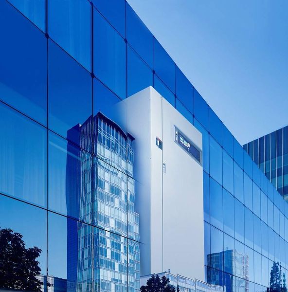 Produkte des Geschäftsfelds Elektronik kommen in Hochtechnologieanwendungen zum Einsatz. Prosperierende Bereiche waren im vergangenen Jahr Generatoren für die Herstellung von Solarzellen und Flachbildschirmen. (Archiv: Vogel Business Media)