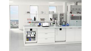 Integrierbare Unterbau-Laborgeräte bieten Lagersicherheit unmittelbar unter der Arbeitsfläche. (Bild: Liebherr)