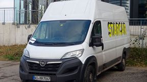 Die Autovermietung Starcar wird abgewickelt, doch die Marke könnte weiterleben. (Bild: Opel Movano "Starcar" / harry_nl / CC BY-SA 2.0 / flickr.com)