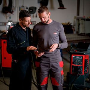 Schweißtechnik allein ist bei Fronius aber nicht angesagt, denn auch einen umfassenden Support können die Anwender in Anspruch nehmen, um den Anforderungen des schweißerischen Alltags passend zu begegnen.(Bild:  Fronius)