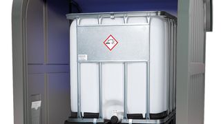 Multistore soll optimale Bedingungen zur sicheren Aufbewahrung von Entsorgungsbehältern im Freien bieten. (Bild: Denios)