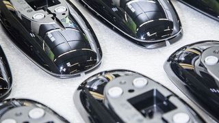 Brillianter Klang im glänzenden Schutzmantel: Gigaset produziert DECT-Telefone in hohen Stückzahlen sowie in Premium-Qualität durch Spritzgießen – bei sehr kurzen Lieferfristen! Eine Tiefenbehandlung von Oerlikon Balzers schafft dabei perfekten Glanz und kommt der kunststoffgerechten Serienfertigung sogar entgegen. (Bild: Oerlikon Balzers)