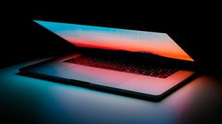 Die aktuelle Situation rund um das Coronavirus zwingt viele Industrieunternehmen zu unfreiwilligen Stillstandzeiten – doch diese kann man für einen Check des eigenen IT-Management nutzen. (Bild: gemeinfrei)