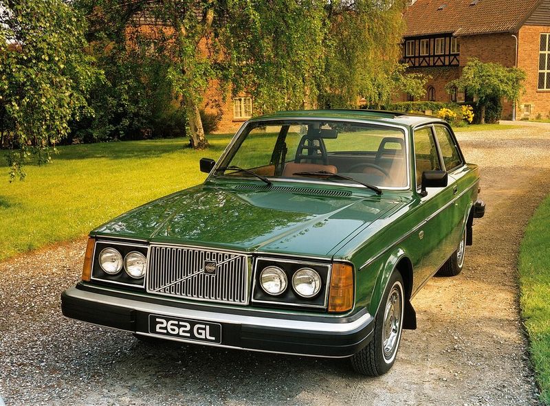 Kampf dem Smog – Der Volvo 262 GL wurde in den USA ab 1976 als weltweit erstes Serienauto mit Katalysator und Lambdasonde verkauft. (Bild: Volvo)