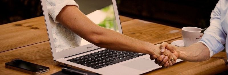 Noch immer kann Viertel der Menschen mit der Digitalisierung nichts anfangen, der Entwicklung nicht schritthalten oder lehnt sie schlicht ab. Deshalb braucht es mehr digitale Teilhabe.(Bild:  gemeinfrei /  Pixabay)