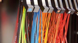 Das Rittal Wire Terminal konfektioniert bis zu 36 unterschiedliche Drähte. (Rittal)