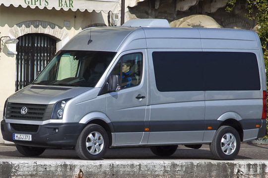 Statt der bisherigen rauen Fünfzylinder-Dieselaggregate kommt nun ein Zweiliter-Turbodiesel mit Common-Rail-Direkteinspritzung zum Einsatz, der an ein Sechsgang-Getriebe gekoppelt ist.  (Foto: Volkswagen)