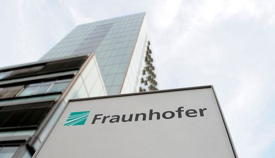 Die Fraunhofer-Gesellschaft gibt ohne nähere Gründe zu nennen an, dass sich sich mit sofortiger Wirkung vom Vorstand Prof. Dr. Alexander Kurz trennt.(Bild:  FhG)