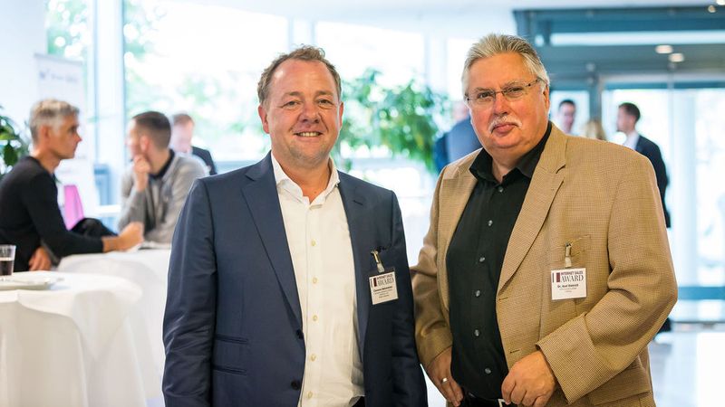 Auch Clemens Betzemeier von Betzemeier Automotive Software (li.) und  Dr. Axel Dietrich von Jato Dynamics waren mit vor der Partie. (Stefan Bausewein)