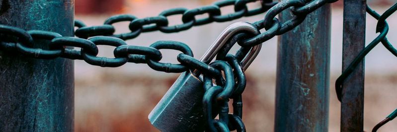 Für Angreifer sind IoT-Geräte mit veralteter Software ein offenes Tor.(Bild:   / CC0)