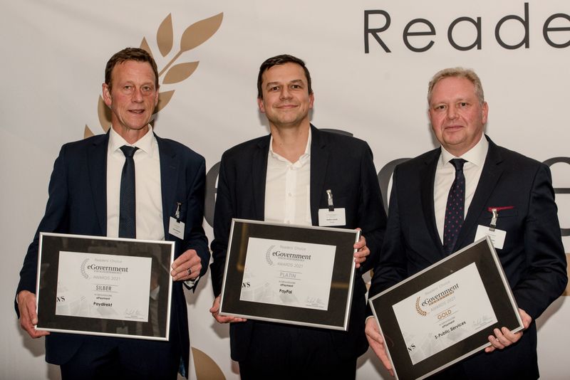 In der Kategorie ePayment ging der Silber Award an Helmut Wissman von paydirekt, der Platin Award an Steffen Joniak von Paypal und der Gold Award an Volker Müller von S-Public Services (offenblen.de)