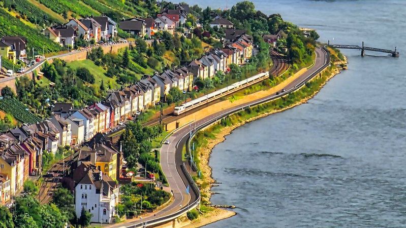 Was passiert, wenn der Rhein über die Ufer tritt? Ein 3D-Modell von Deutschland soll Simulationen von solchen Katastrophen verbessern.(Bild:  gemeinfrei /  Pixabay)