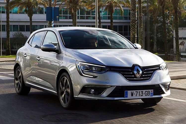 Von Stoßstange zu Stoßstange misst der Franzose nun 4,36 Meter – das sind 6,5 Zentimeter mehr als zuvor. (Foto: Renault)