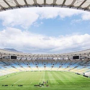 "Estádio do Maracanã ": The pitch of the formerly largest sports stadium in the world is now bathed in light following its complete refurbishment by the OSRAM subsidiary Radium. Since May 2013, 396 "HRI-TS 2000W/D/S High Flux" high-pressure discharge lamps provide appropriate illumination of the location of legendary sports events. The stadium capacity amounts 76,935 spectators.
