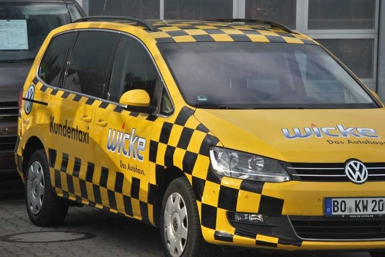 Ein „Follow-me-car“ sorgt für Aufsehen. (Foto: VBM)