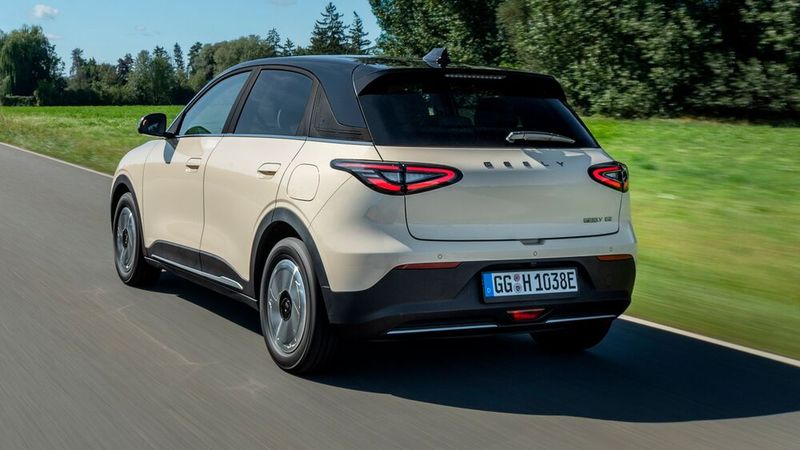 Jetzt kommt der kleine Elektriker zu Preisen ab 19.900 Euro zu uns. (Bild: Geely)