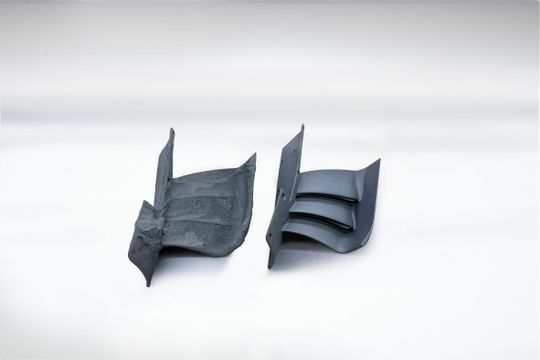 (Komplexe Geometrien und filigrane Konstruktionen werden in nur einem Arbeitsschritt und unter Verwendung von nur einem Strahlmedium perfekt bearbeitet – stets reproduzierbar und mit Zeitersparnis. Bild: Rösler Oberflächentechnik GmbH)