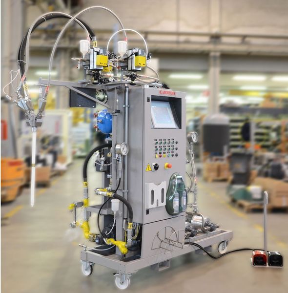 Cannon DX Niederdruckmaschine zur Infustion von Epoxidharformulierungen für die Herstellung von rieseigen Rotorblättern für die Windkraftindustrie – einem zugstarken Motor für den Umsatz des Unternehmens, wie es heißt. (Bild: Cannon)