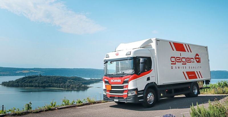 Geiger SA possède une belle flotte de camions, les livraison sont nombreuses et si vous avez l'oeil vous croiserez sûrement un de ces engins sur les routes suisses ! (Source : Geiger SA)