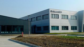 Im Neubau wird das Produktprogramm in Chengdu durch eine teilautomatisierte Produktion und Montage eines Sensor-Plattformkonzepts erweitert. (Balluff)