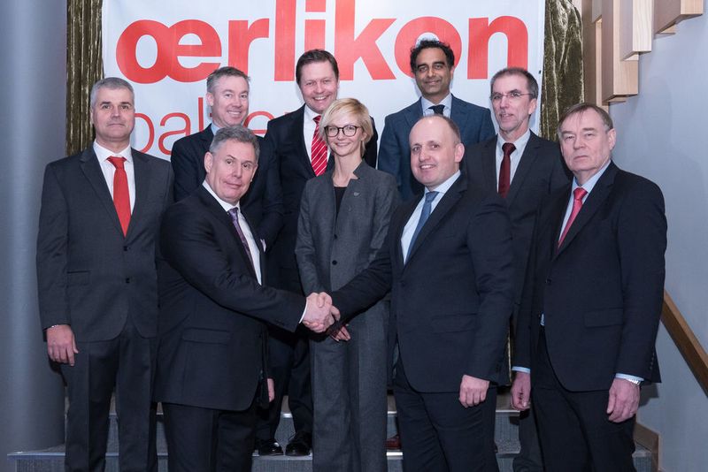 Nach erfolgreicher Vertragsunterzeichnung (v.l.): Markus Grammes (Project Manager Innovation Thin Film Automotive, Oerlikon Balzers), Jonas Lundberg (General Manager Oerlikon Balzers Sweden & Finland), Jukka Kolehmainen (President of Diarc-Technology Oy), Klaus Schwebel (Global HR Business Partner BU Automotive Solutions, Oerlikon), Paula Kokare (Project Manager M&A, Oerlikon), Avrath Chadha (Head of Business Line Thin Film Automotive, Oerlikon Balzers), Jochen Weyandt (Head of Business Unit Automotive Solutions, Oerlikon), Jürgen Becker (Head of Engineering PVD Thin Film Automotive, Oerlikon Balzers), Tapani Haikola (Vice President of Diarc-Technology Oy). (Oerlikon)