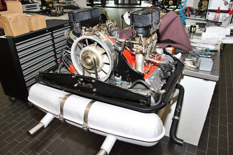 Wartet auf die Rückverpflanzung: überholter 911er-Motor. (Foto: Dominsky)