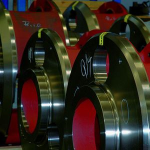 Bild 1: Die Planetenträger für Windkraftanlagen werden bei Flender mechanisch komplettbearbeitet. Bild: Sandvik Coromant