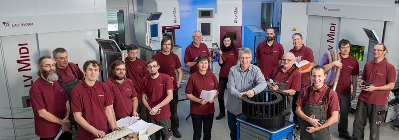 Die Mitarbeiter haben sich über Jahre Know-how im Umgang mit schweißkritischen Materialien erarbeitet. Aktuell forscht Laservorm in einem Verbundprojekt an der Verarbeitung von Werkstoffen für den Strukturleichtbau und die Regeneration verschlissener Turbinenschaufeln. (Bild: Laservorm)