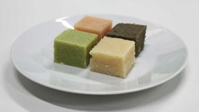 Gele mit gerichteter Struktur aus Kichererbsen, Grünerbsen, roten Linsen und Belugalinsen. (Bild: Andrea Bach / ETH Zürich)