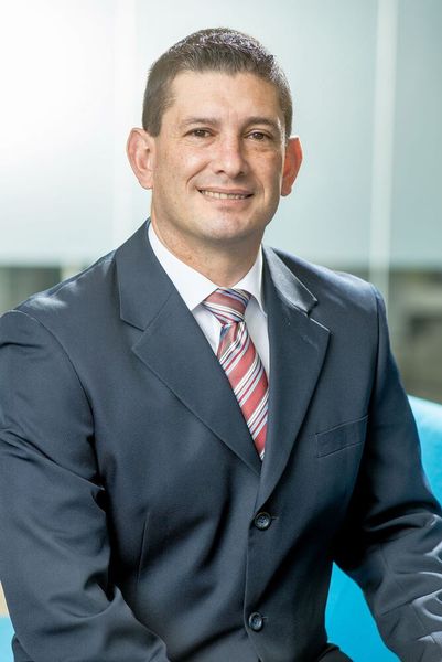 Daniel Oryan und Luis Villalobos (im Bild) übernehmen künftig gemeinsam die Leitung der EDL Anlagenbau Gesellschaft mbH. (Bild: Villalobos)