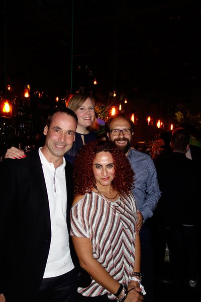 Besa, IT-BUSINESS, mit dem eBay Team (v. l.) Mike Klinkhammer, Lisa Haak und Marco Göring. (Bild: IT-BUSINESS)