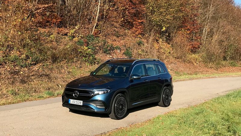 Der EQB ist die batterieelektrische Variante des Familien-SUVs GLB.(Bild:  Rosenow/»kfz-betrieb«)