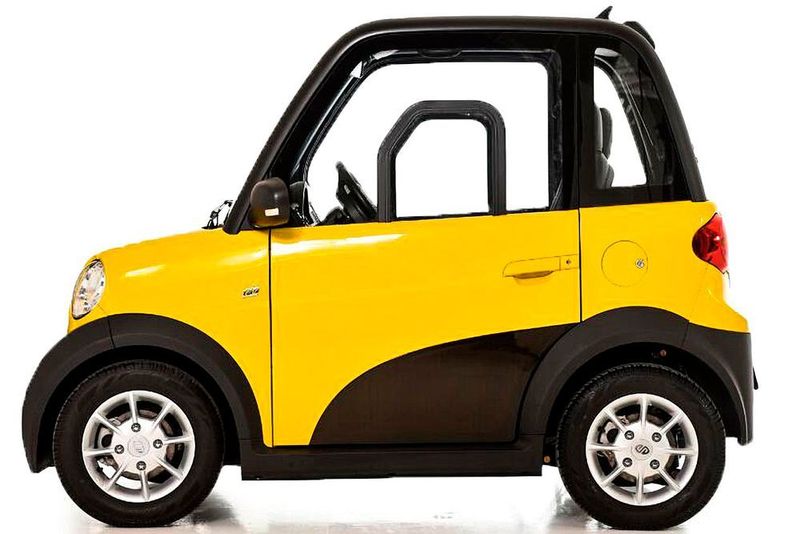Ein aktuelles Micocar ist dagegen der Samsa, dessen Verkaufsstart in Deutschland auf der Automechanika stattfindet. Vertrieben wird das E-Mobil von Varaneo. (Varaneo)