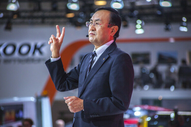 „Mit dem vollelektrischen Lieferwagen E-NV 200 kommen wir unserem Ziel, bis 2016 vier Elektrofahrzeuge auf den Markt zu bringen, ein großes Stück näher“, sagte Nissan-Vizepräsident Hideto Murakami. (Foto: Redaktion)