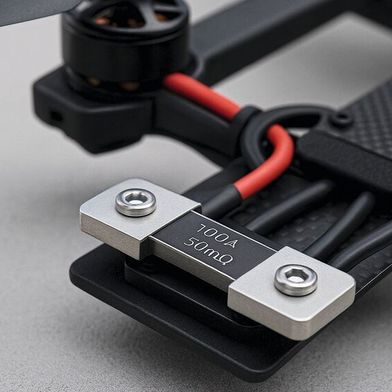 Shunts with aluminum connectors are a perfect match for aluminum cables, which have long been the standard when it comes to weight reduction in mobile applications. (Image:Wickeder)