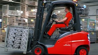 Linde-Gabelstapler gehören nicht mehr zur Linde AG: Das Unternehmen hat den Verkauf der Stapler-Sparte an Finanzinvestoren endgültig abgeschlossen.  (Foto: Linde Material Handling)