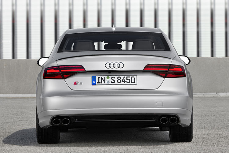 Verbrauchsangaben macht Audi bislang nicht, für den S8 gibt der Hersteller mindestens 9,4 Liter Super Plus an. (Foto: Audi)