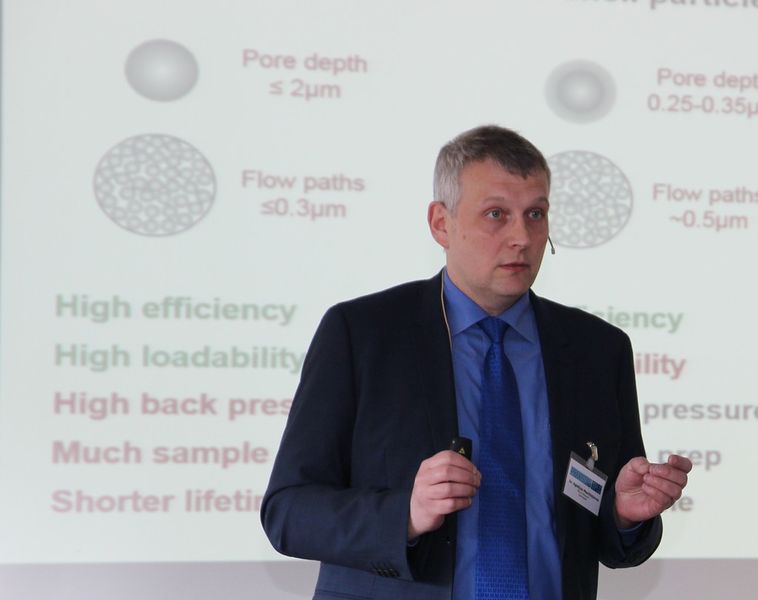 Zentrales Element einer jeden HPLC-Trennung ist die Säule. Warum in letzter Zeit immer mehr monolitische Säulenmaterialien auf dem Markt gekommen sind, erläuterte Dr. Egidijus Machtejevas von Merck Millipore. (Bild: LABORPRAXIS)