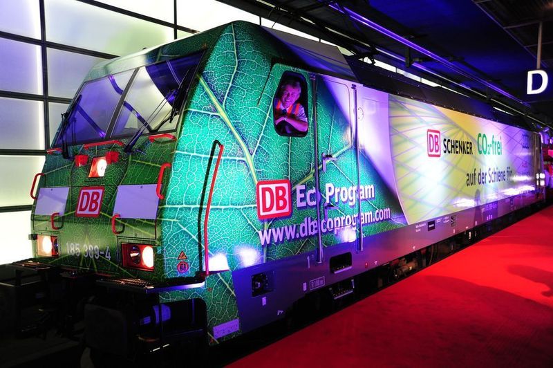 Den für den CO2-freien Transport im Rahmen des Eco-Plus-Angebots benötigten Strom bezieht die Deutsche Bahn aus regenerativen Energiequellen in Deutschland. Kunden zahlen dafür einen Aufpreis. Bild: Deutsche Bahn (Archiv: Vogel Business Media)