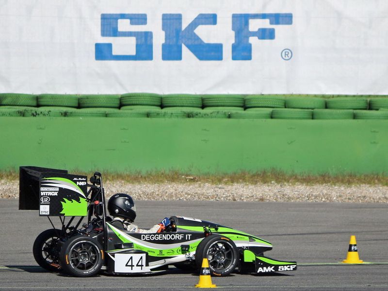 Mit SKF unterwegs in die Zukunft: Das Unternehmen gehört seit vielen Jahren zu den Hauptsponsoren der Formula Student Germany. (SKF)