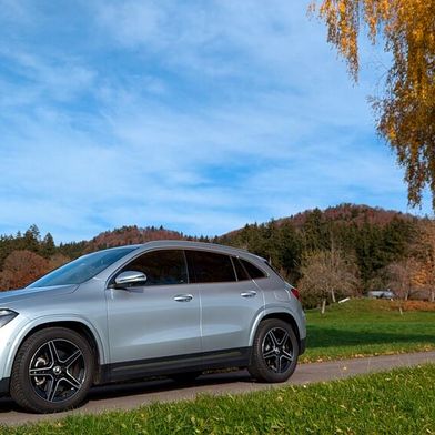 Der seit 2020 gebaute neue GLA (Typ H 247) geriet deutlich größer als sein Vorgänger und spricht eine sportliche Klientel an. (Bild: Dominsky – VCG)